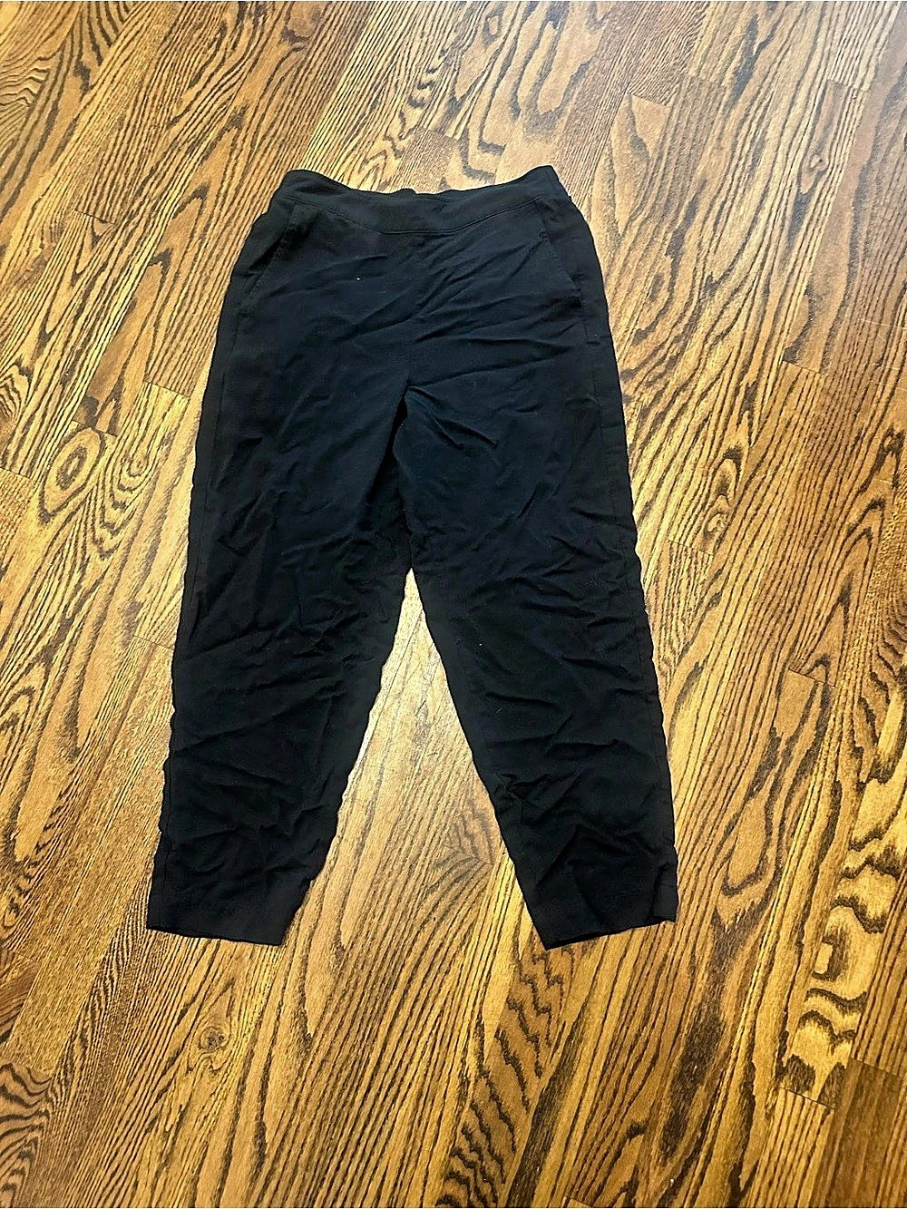 Black cropped pants